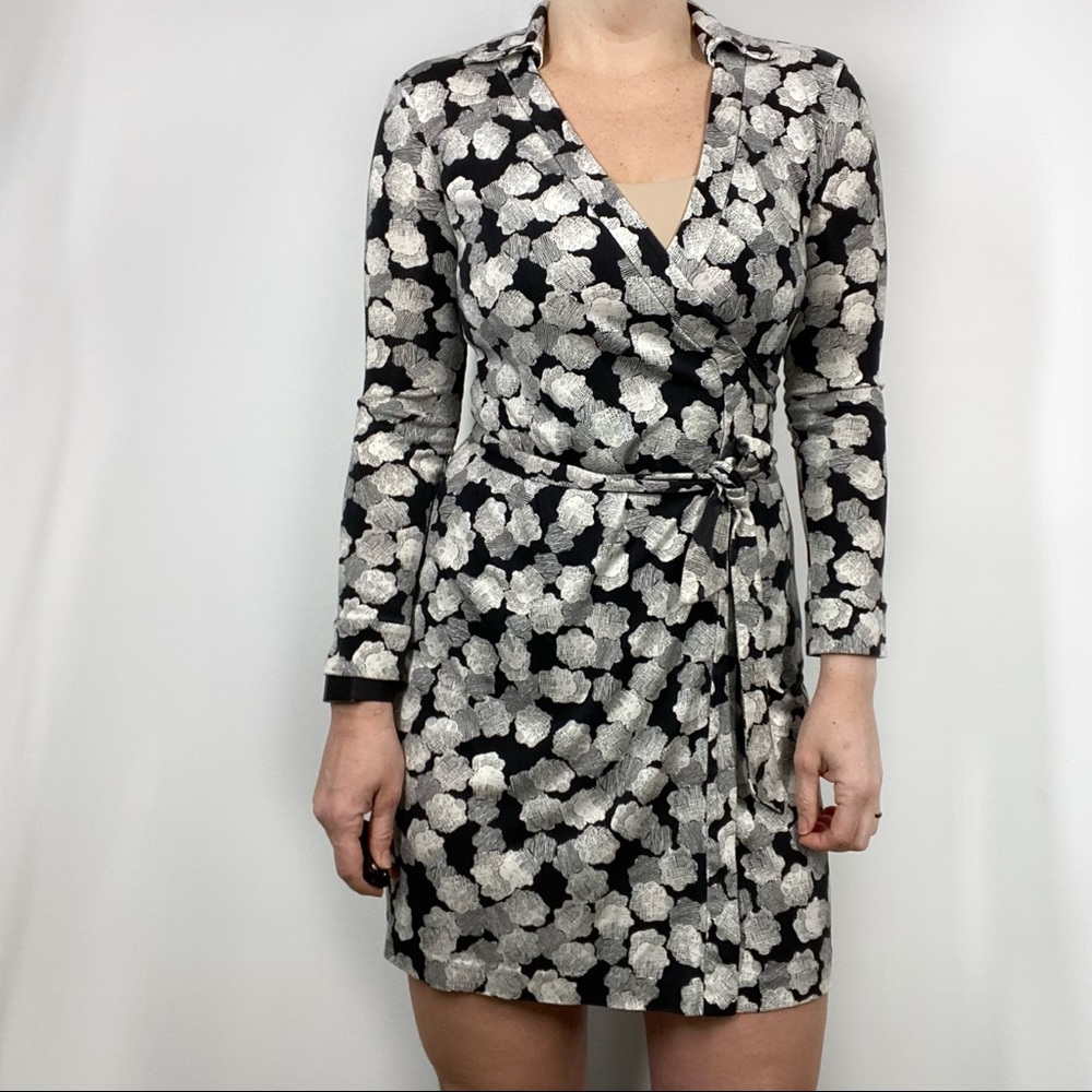Diane Von Furstenburg Jeanie Silk Wrap Dress size 4